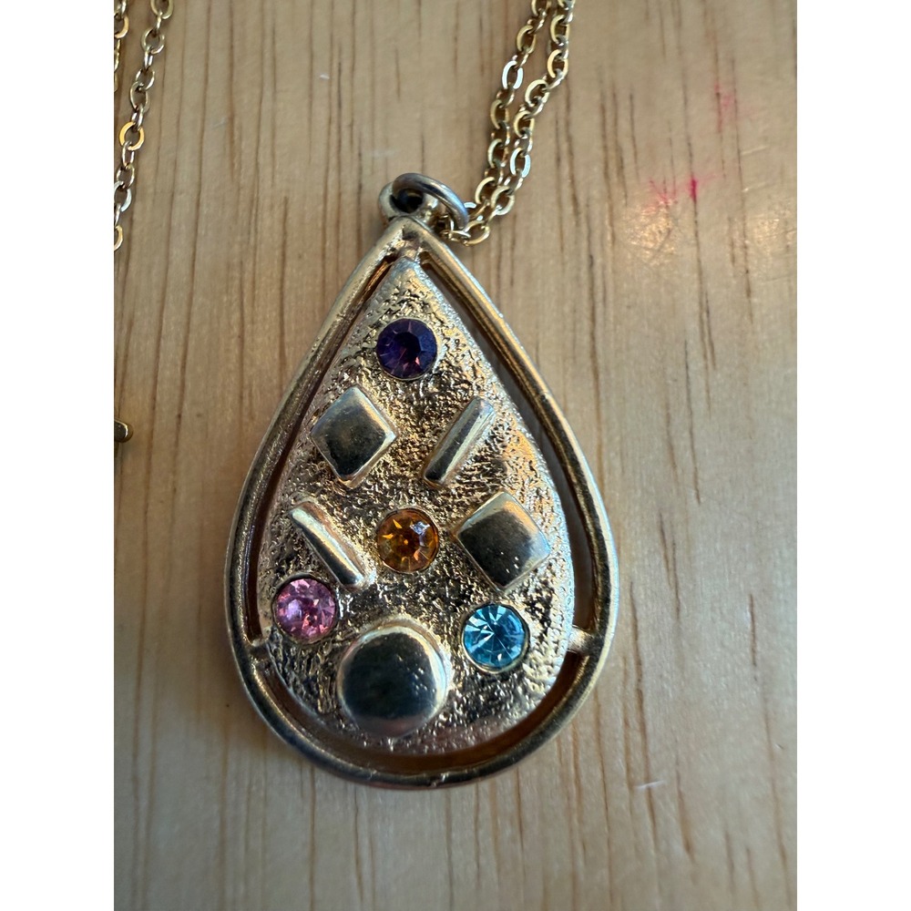Sarah Coventry Gold Tone Teardrop Necklace Multi Rhinestone Pendant Vintage